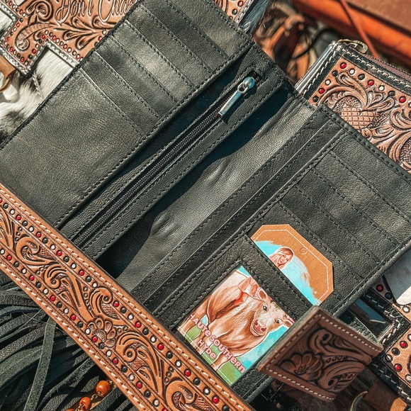 Don’t Chase Cowboys Clear Bag a Haute Southern Hyde by Beth Marie Exclusive - Picture 8 of 8